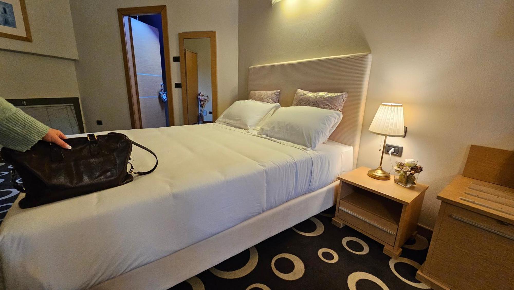 Select Executive Residence Флоренция Экстерьер фото